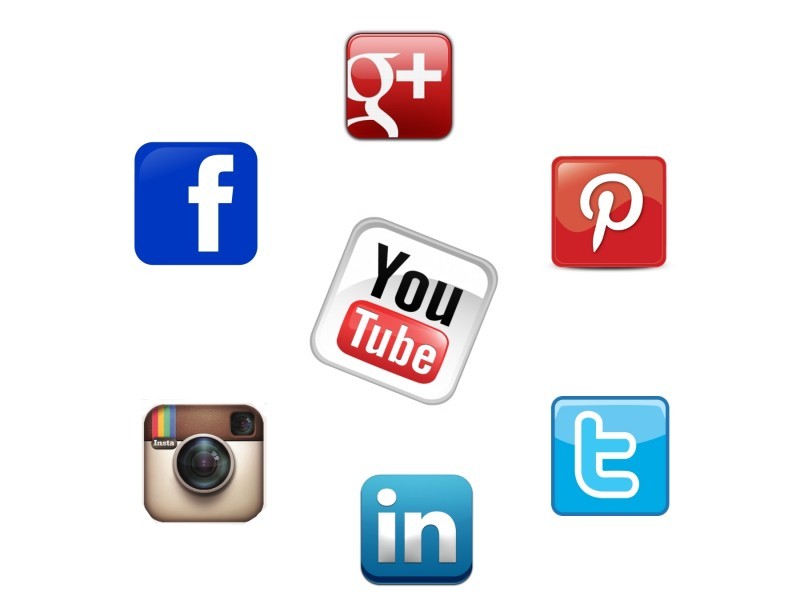 Redes Sociais: 